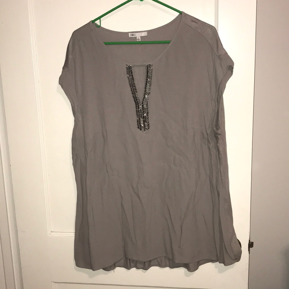 DR2 light gray top with beading